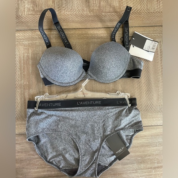 L’ aventure sports bra set in a 34B with Small matching panty- NWT - Picture 1 of 1